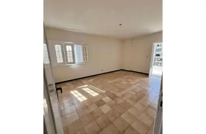 Office Space - 3 Bedrooms - 2 Bathrooms for rent in Mostafa Al Nahas St. - 6th Zone - Nasr City - Cairo