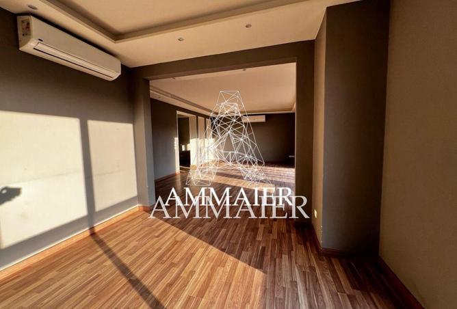 72441220 - Property Image 3