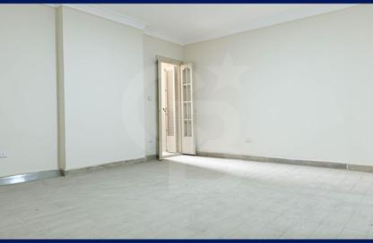 Apartment - 3 Bedrooms - 2 Bathrooms for sale in Zaki Badawi Mohammed St. - Bolkly - Hay Sharq - Alexandria