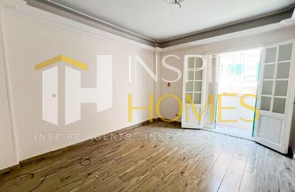 Apartment - 3 Bedrooms - 1 Bathroom for rent in Mohamed Safwat St. - Kafr Abdo - Roushdy - Hay Sharq - Alexandria Apartment - 3 Bedrooms - 1 Bathroom for rent in Mohamed Safwat St. - Kafr Abdo - Roushdy - Hay Sharq - Alexandria