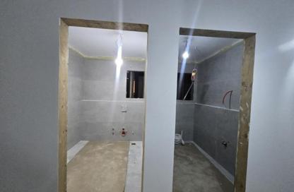 Office Space - Studio - 4 Bathrooms for rent in Zahraa El Maadi - Hay El Maadi - Cairo