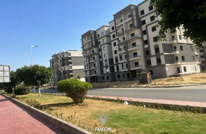 شقة - 3 غرف نوم - 3 حمامات للبيع في كمبوند البروج - كمبوندات الشروق - مدينة الشروق - القاهرة