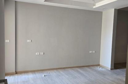 Apartment - 2 Bedrooms - 2 Bathrooms for rent in Village West - Sheikh Zayed Compounds - Sheikh Zayed City - Giza