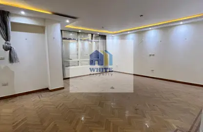 شقة - 4 غرف نوم - 3 حمامات للايجار في شارع عبد المنعم رياض - المهندسين - الجيزة