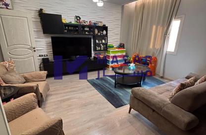 Apartment - 6 Bedrooms - 4 Bathrooms for sale in Al Narges 2 - Al Narges - New Cairo City - Cairo