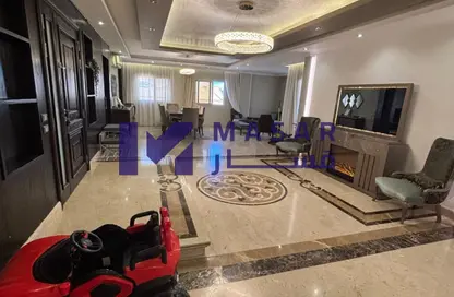 Apartment - 6 Bedrooms - 4 Bathrooms for sale in Al Narges 2 - Al Narges - New Cairo City - Cairo