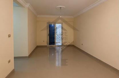 Apartment - 3 Bedrooms - 2 Bathrooms for rent in Smouha Square - Smouha - Hay Sharq - Alexandria