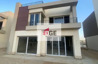 Villa - 4 Bedrooms - 5 Bathrooms for sale in Palm Hills New Cairo - 5th Settlement Compounds - The 5th Settlement - New Cairo City - Cairo