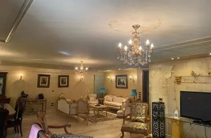 Apartment - 3 Bedrooms - 3 Bathrooms for sale in Nasr City - Cairo