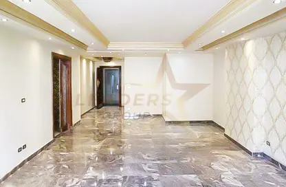 Apartment - 3 Bedrooms - 2 Bathrooms for rent in Tout Ankh Amoun St. - Smouha - Hay Sharq - Alexandria