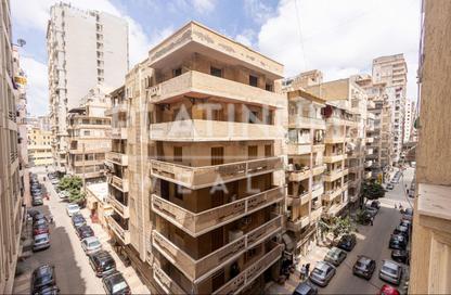 شقة - 3 غرف نوم - 3 حمامات للبيع في شارع الاقبال - لوران - حي شرق - الاسكندرية