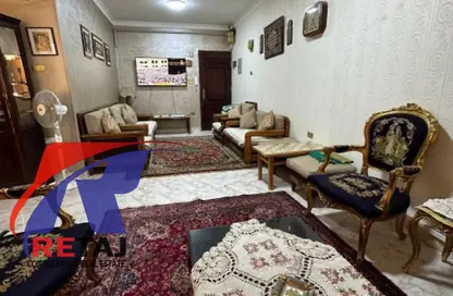 Apartment - 2 Bedrooms - 1 Bathroom for sale in Moez Al Dawla St. - 6th Zone - Nasr City - Cairo