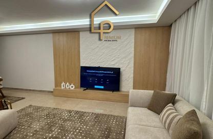 Apartment - 2 Bedrooms - 3 Bathrooms for rent in New Giza - Cairo Alexandria Desert Road - 6 October City - Giza