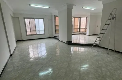 Apartment - 3 Bedrooms - 2 Bathrooms for rent in Dr Hassan Al Sherif St. - 8th Zone - Nasr City - Cairo