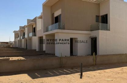 Townhouse - 4 Bedrooms - 5 Bathrooms for sale in Cluster 18 - Hyde Park - New Cairo City - Cairo