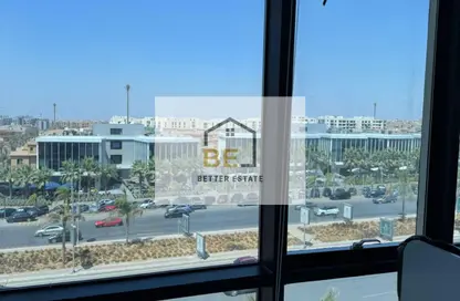 مساحات مكتبية - 2 غرف نوم - 1 حمام للايجار في شارع التسعين الشمالي - التجمع الخامس - مدينة القاهرة الجديدة - القاهرة