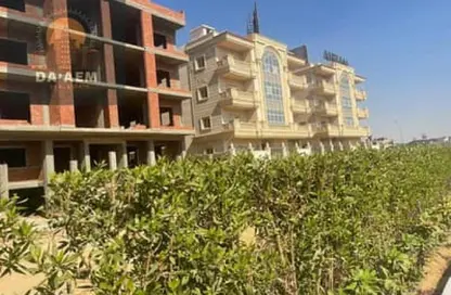 Apartment - 3 Bedrooms - 3 Bathrooms for sale in Bait Alwatan - The 5th Settlement - New Cairo City - Cairo