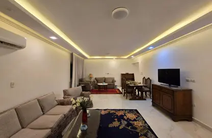 Apartment - 2 Bedrooms - 2 Bathrooms for rent in Zahraa Al Maadi St. - Degla - Hay El Maadi - Cairo