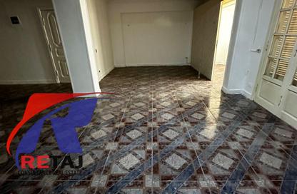 Apartment - 3 - 2 for sale in Moez Al Dawla St. - 6th Zone - Nasr City - Cairo