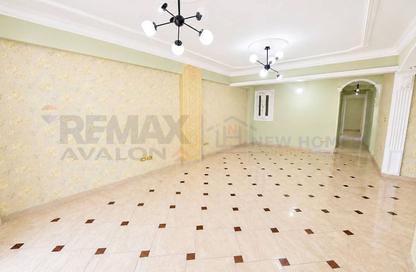 Apartment - 4 Bedrooms - 2 Bathrooms for sale in Camp Chezar - Hay Wasat - Alexandria