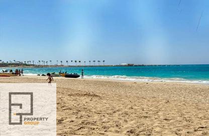 Chalet - 2 Bedrooms - 2 Bathrooms for sale in Koun - Ras Al Hekma - North Coast