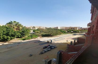 شقة - 3 غرف نوم - 2 حمامات للبيع في المجاورة الاولي - الحي الثالث غرب - مدينة الشروق - القاهرة