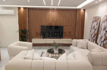 Apartment - 3 Bedrooms - 3 Bathrooms for rent in Stone Residence - 5th Settlement Compounds - The 5th Settlement - New Cairo City - Cairo