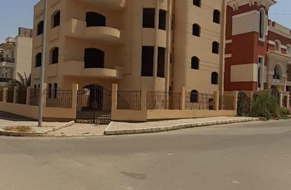 Villa - 6 Bedrooms - 5 Bathrooms for sale in Street 61 - Neighborhood C - 2nd District West - Shorouk City - Cairo