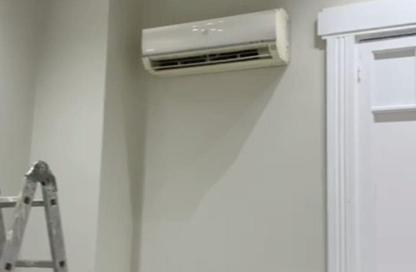 Office Space - 3 Bedrooms - 1 Bathroom for rent in Triumph Square - El Nozha - Cairo