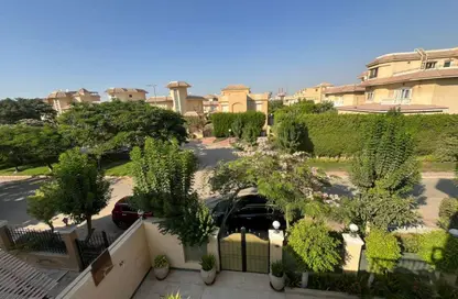 Villa - 4 Bedrooms - 3 Bathrooms for sale in Mena Garden City - Al Motamayez District - 6 October City - Giza