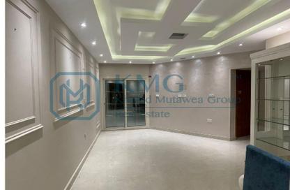 Apartment - 2 Bedrooms - 1 Bathroom for sale in Abbas Mahmoud Al Akkad Axis - The 1st Settlement - New Cairo City - Cairo