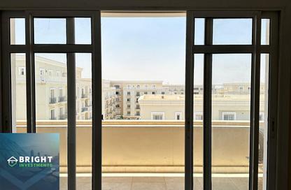 Apartment - 3 Bedrooms - 2 Bathrooms for sale in Hyde Park - New Cairo City - Cairo
