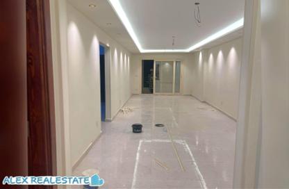 شقة - 3 غرف نوم - 2 حمامات للايجار في شارع مدخل شركة النقل والهندسة - سموحة - حي شرق - الاسكندرية
