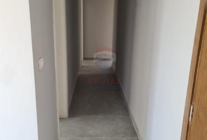 56993627 - Property Image 3