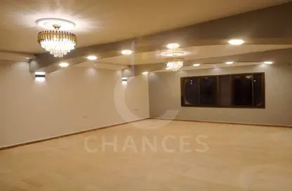 Apartment - 3 Bedrooms - 2 Bathrooms for sale in Cornish El Nile St. - Maadi - Hay El Maadi - Cairo