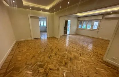 شقة - 3 غرف نوم - 2 حمامات للايجار في شارع 3 - المعادي - حي المعادي - القاهرة