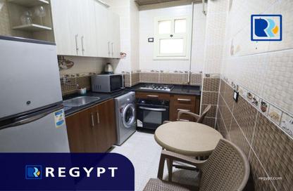 Apartment - 2 Bedrooms - 1 Bathroom for rent in Mahmoud Azmy St. - Zamalek - Cairo