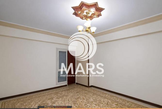 74049122 - Property Image 3