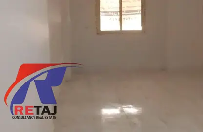 Apartment - 3 Bedrooms - 3 Bathrooms for rent in Sakaliya St. - 6th Zone - Nasr City - Cairo