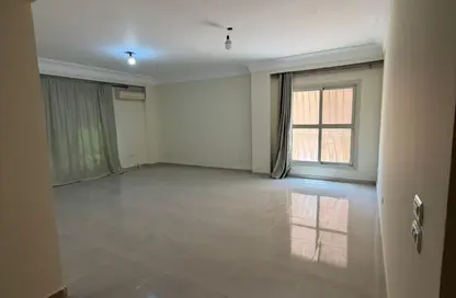 شقة - 2 غرف نوم - 1 حمام للايجار في شارع المهندس احمد كمال حمدي - الحي السادس عشر - الشيخ زايد - الجيزة