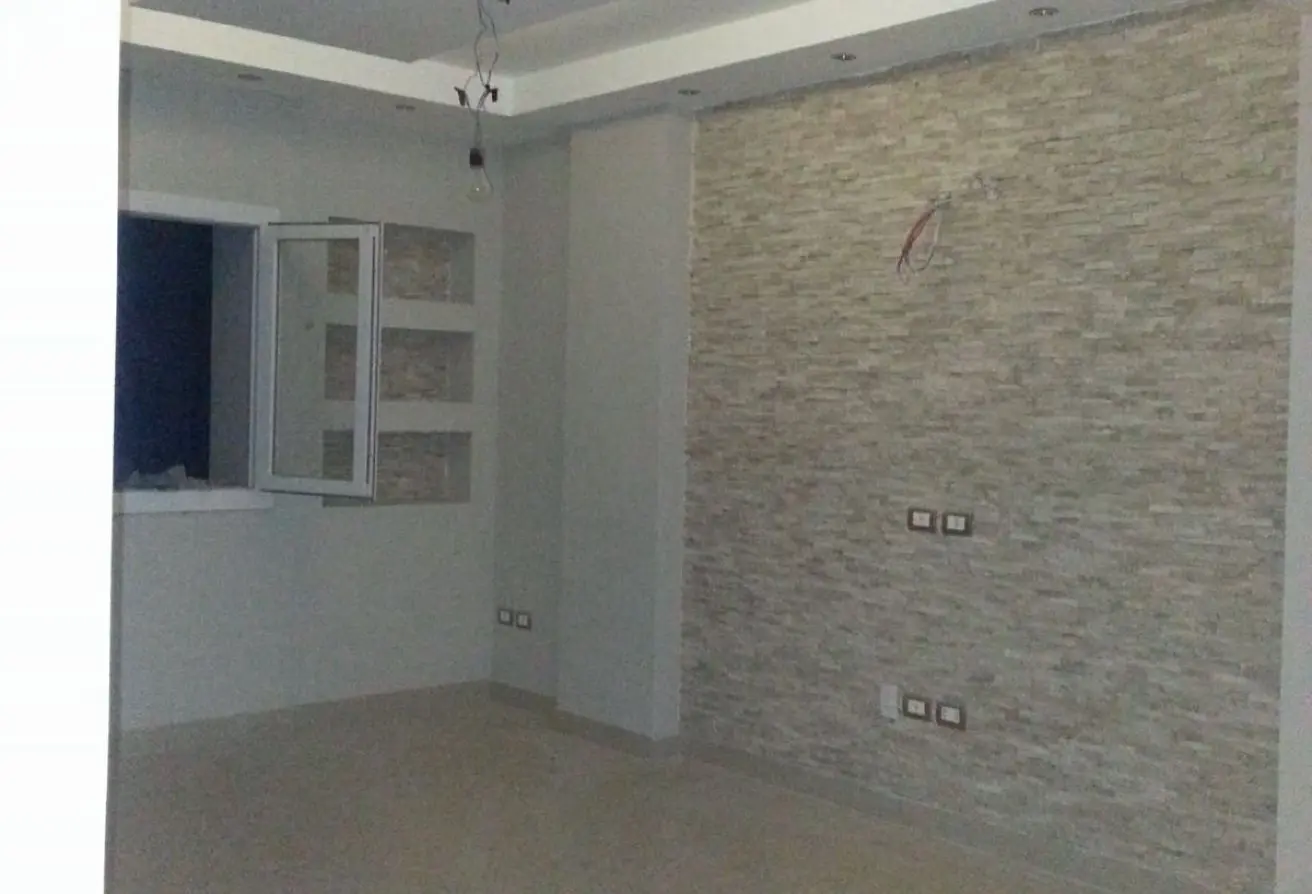 92143683 - Property Main Image