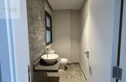 Apartment - 3 Bedrooms - 3 Bathrooms for rent in Village West - Sheikh Zayed Compounds - Sheikh Zayed City - Giza