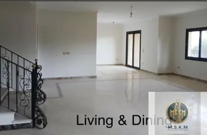 شقة - 5 غرف نوم - 4 حمامات للايجار في شارع الامل - الحي الخامس - التجمع الخامس - مدينة القاهرة الجديدة - القاهرة