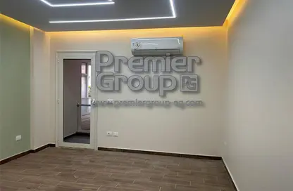 Apartment - 3 Bedrooms - 4 Bathrooms for rent in Mountain View iCity - 5th Settlement Compounds - The 5th Settlement - New Cairo City - Cairo