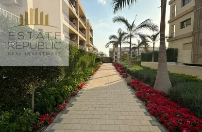 Apartment - 3 Bedrooms - 2 Bathrooms for sale in Moon Residences - Fifth Square - The 5th Settlement - New Cairo City - Cairo