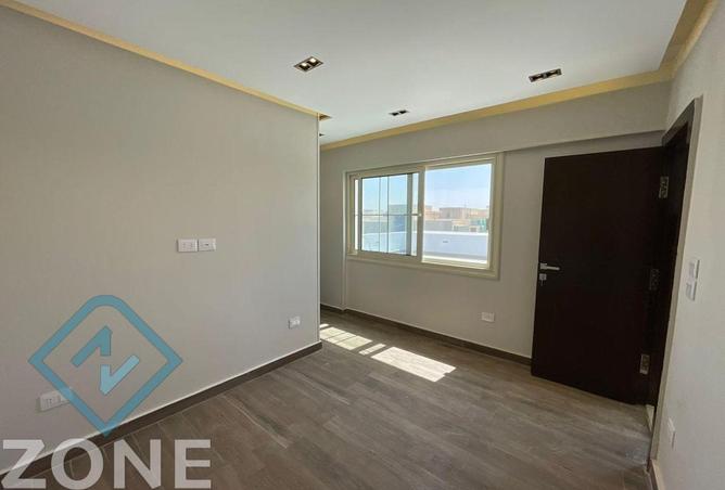 8477010 - Property Image 2