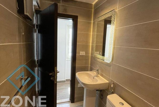 8477010 - Property Image 3