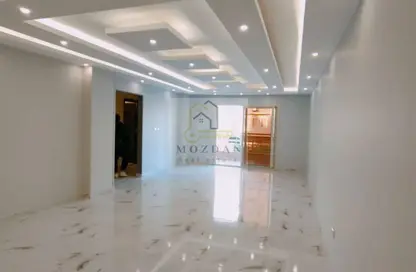 Apartment - 3 Bedrooms - 2 Bathrooms for sale in 10th Sector - Zahraa El Maadi - Hay El Maadi - Cairo