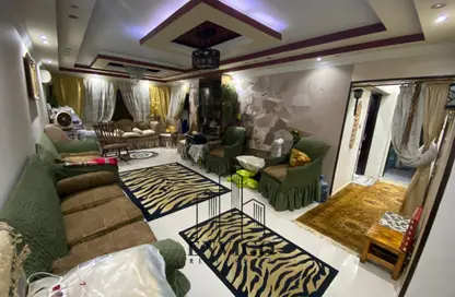 Apartment - 4 Bedrooms - 1 Bathroom for sale in Al Zahawi St. - 6th Zone - Nasr City - Cairo