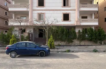 شقة - 3 غرف نوم - 2 حمامات للبيع في المنطقة الرابعة - مدينة الشروق - القاهرة